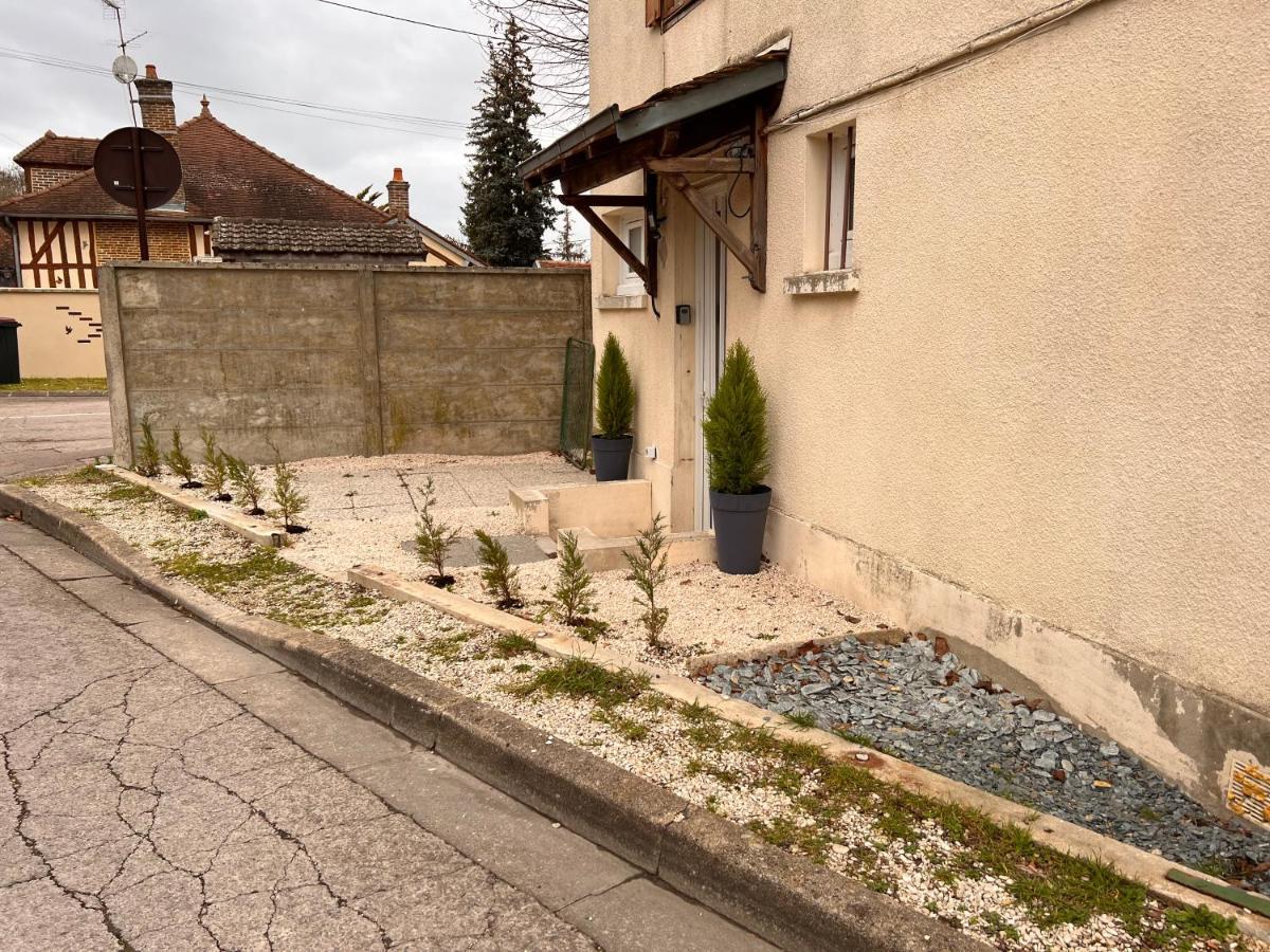 Apartamento T2 Cosy / Quartier Calme / Magasins D'Usine A Proximite Saint-Julien-les-Villas Exterior foto